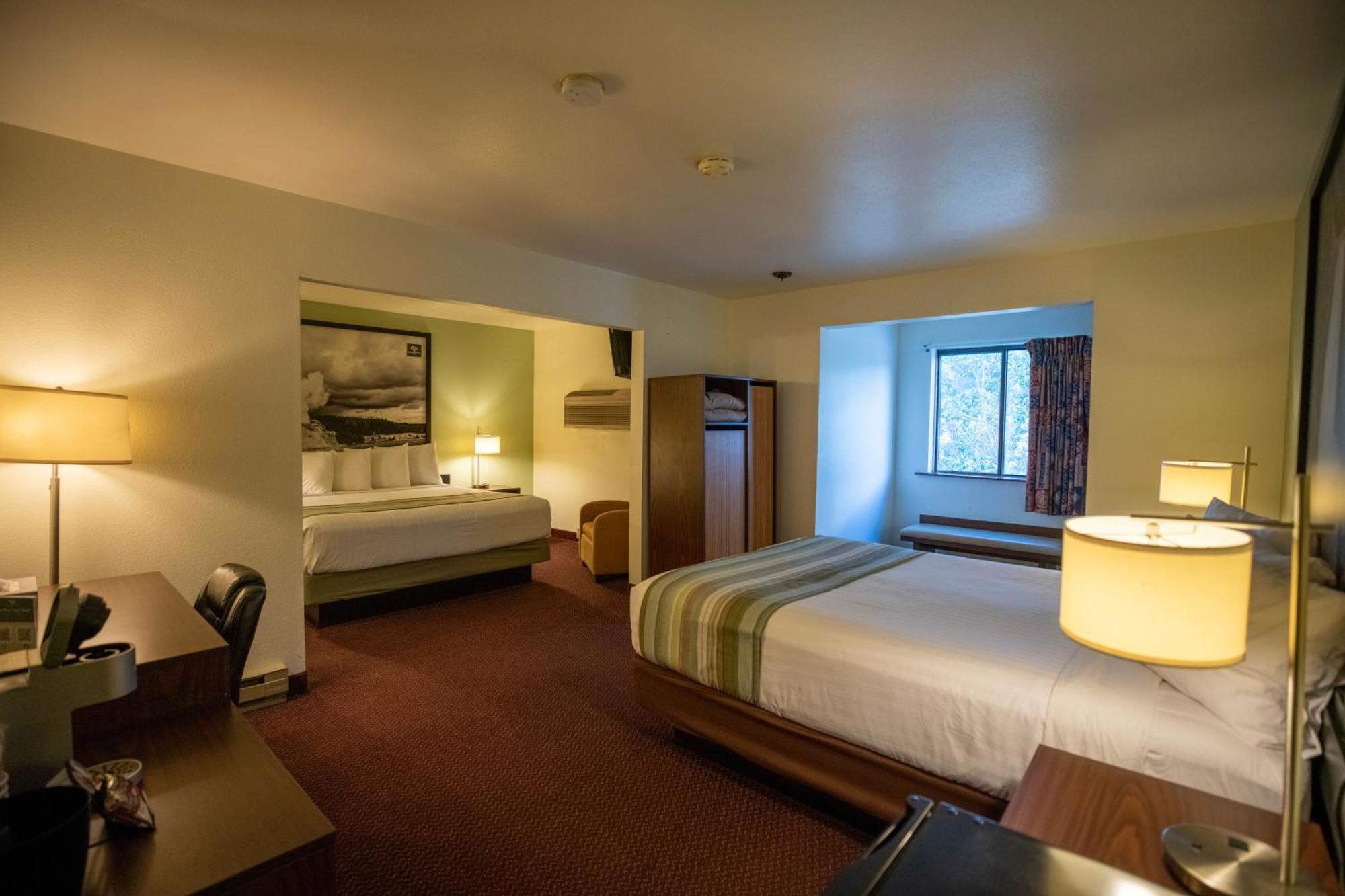 Mountain Vista Hotel West Yellowstone Bagian luar foto