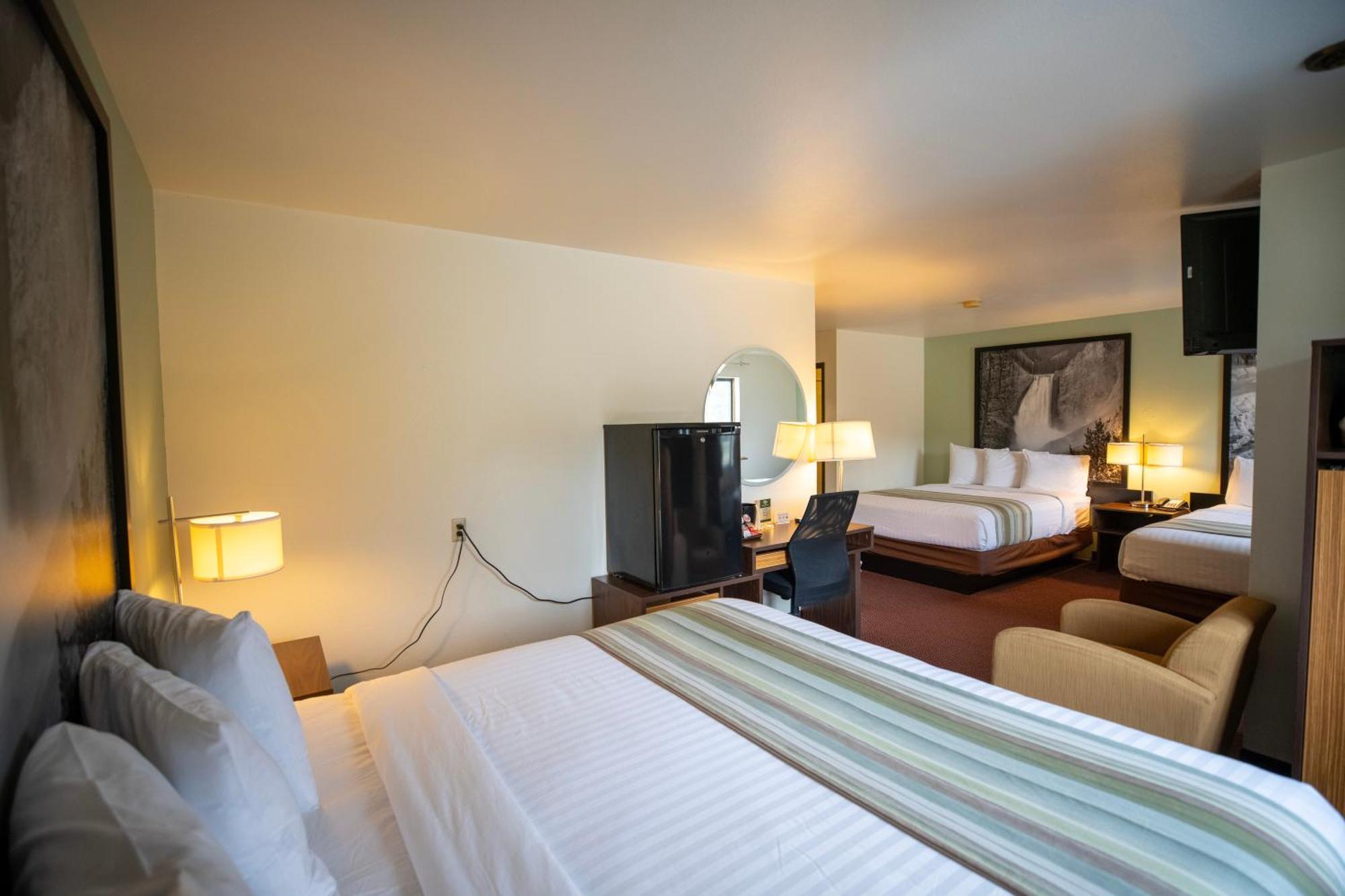 Mountain Vista Hotel West Yellowstone Bagian luar foto