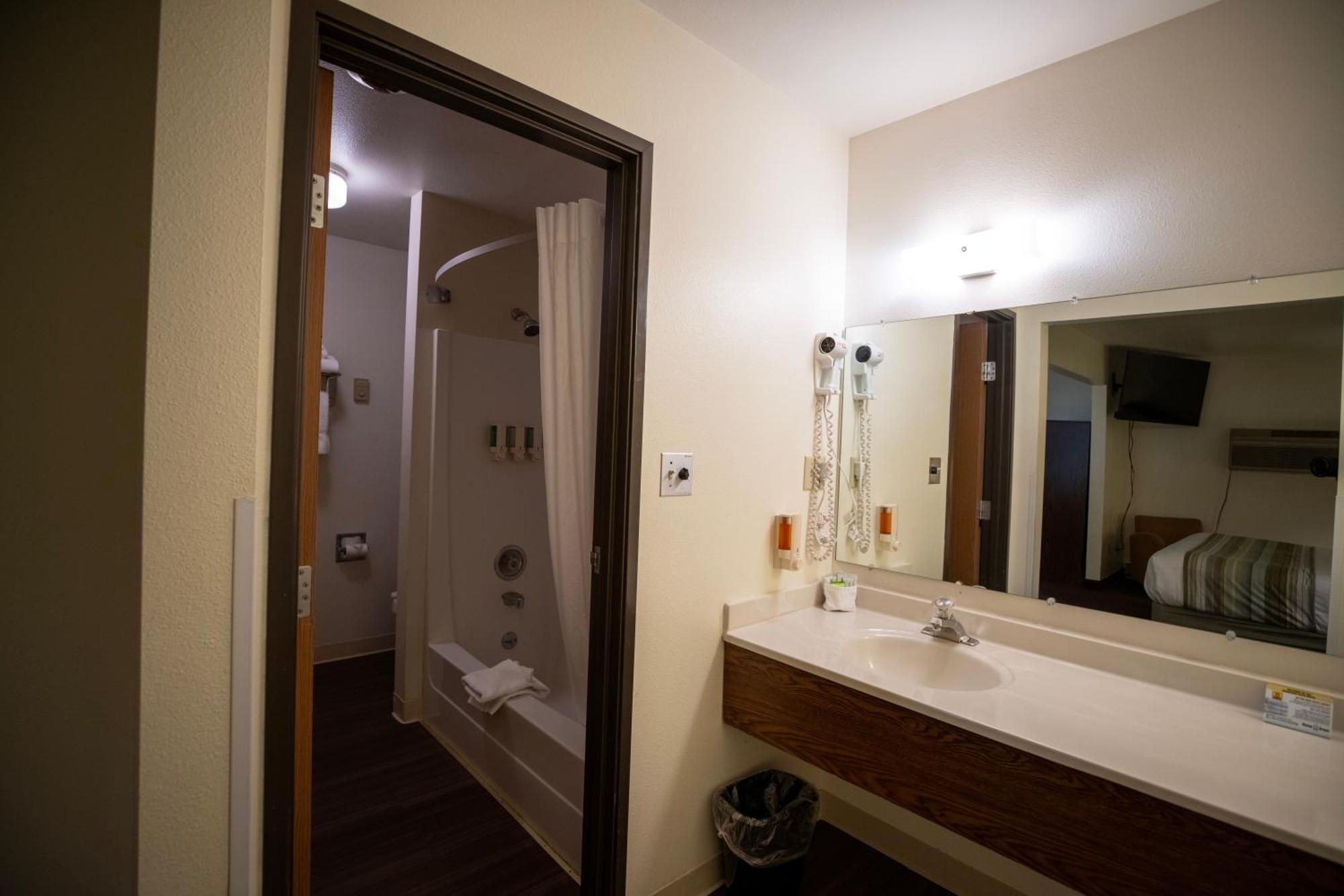 Mountain Vista Hotel West Yellowstone Bagian luar foto