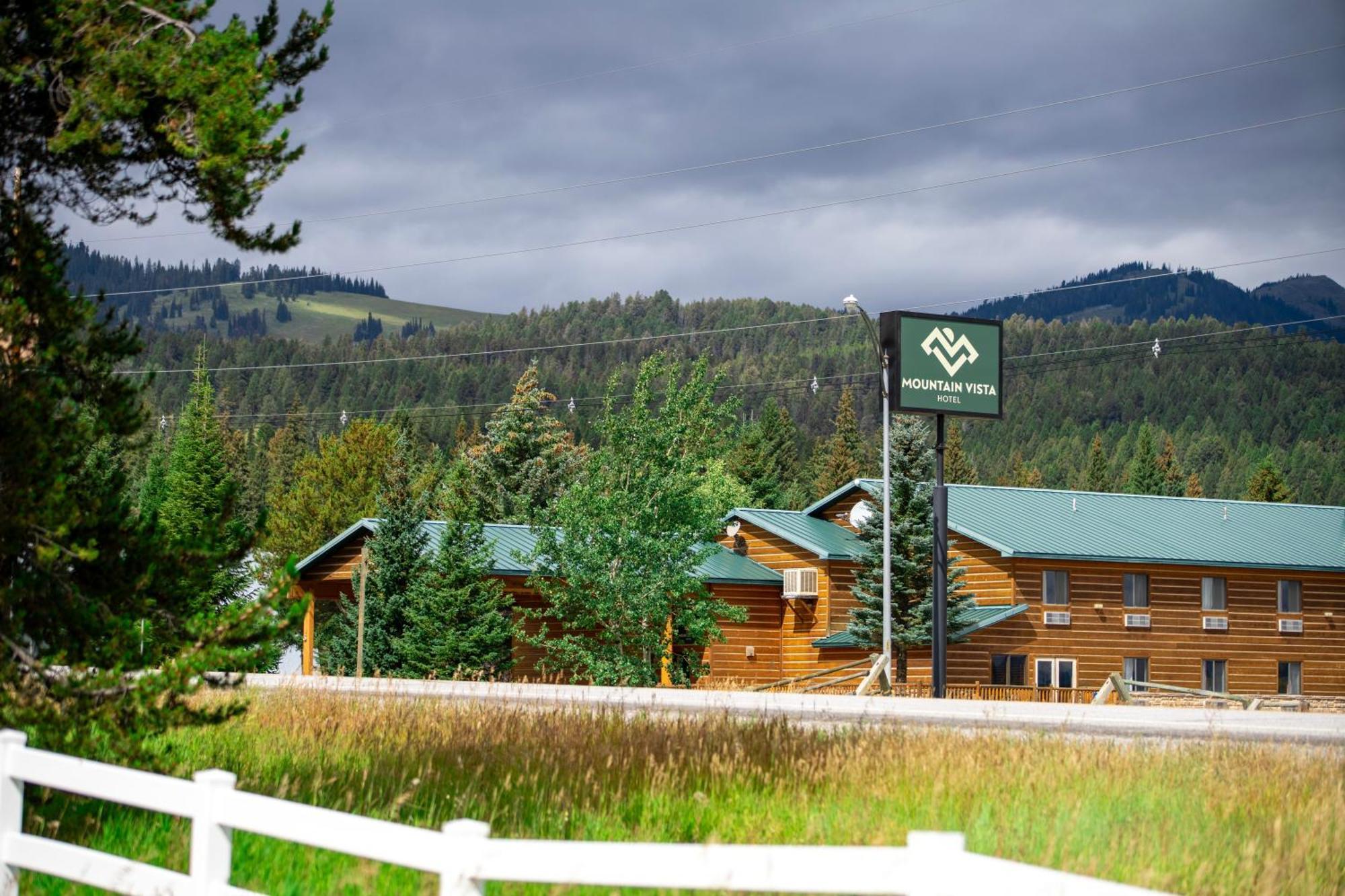 Mountain Vista Hotel West Yellowstone Bagian luar foto