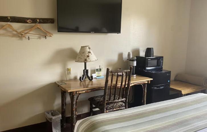Mountain Vista Hotel West Yellowstone Bagian luar foto